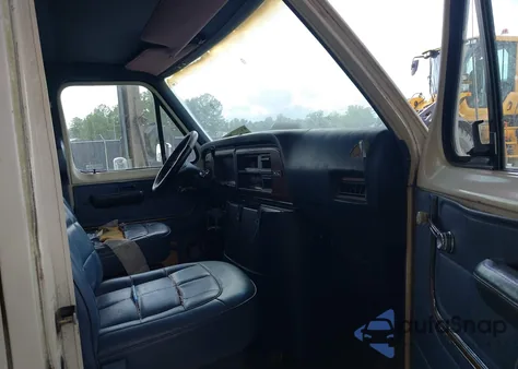 1989 Ford Econoline E350 Super Duty from USA, damaged, VIN 1FBJS31H9KHC32724